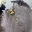 Borsa a mano media Chanel 25 Hobo Caviar Quilted AS5311 Grigio