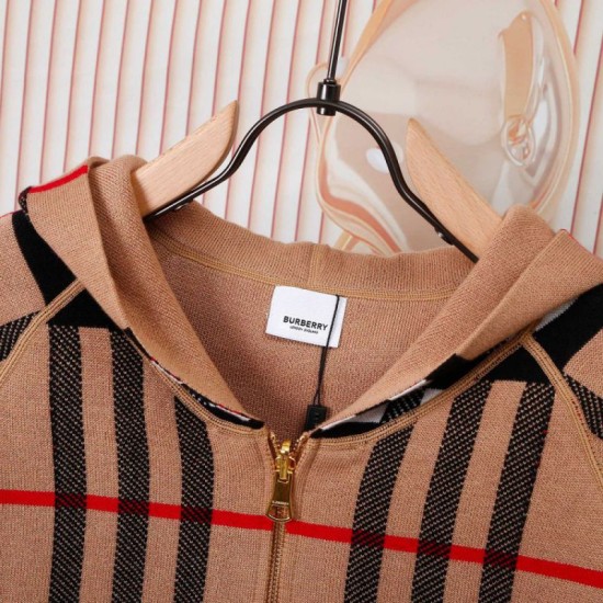 Replica di lusso Giacca Burberry con cappuccio reversibile cashmere a quadri Imitazioni Cloni Giacca Burberry con cappuccio reversibile cashmere a quadri firmate