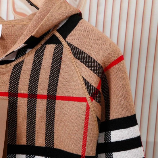 Replica di lusso Giacca Burberry con cappuccio reversibile cashmere a quadri Imitazioni Cloni Giacca Burberry con cappuccio reversibile cashmere a quadri firmate