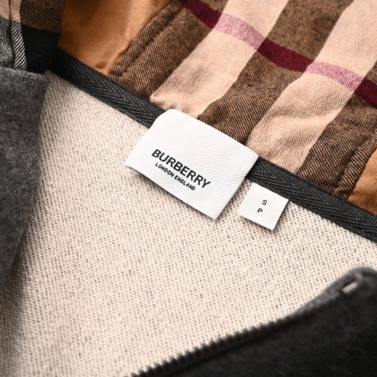 Cloni Giacca Burberry cappuccio e cerniera in patchwork scozzese firmate