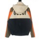 Cloni Giacca Gucci con cappuccio e tasca con cerniera ricamata firmate