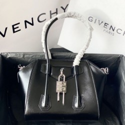 Cloni Borsa Givenchy Mini Antigona Lock 4g nera firmate