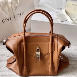 Cloni Borsa Givenchy Antigona media con chiusura morbida marrone firmate
