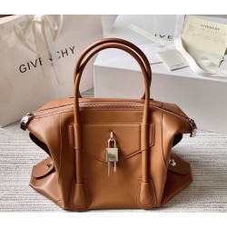 Borsa Givenchy Antigona media con chiusura morbida marrone