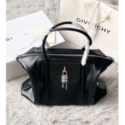 Borsa Givenchy Antigona media con chiusura morbida Nero