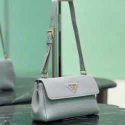 Replica di lusso Borsa a tracolla Prada con patta 1BN022 Nero Imitazioni Cloni Borsa a tracolla Prada con patta 1BN022 Nero firmate