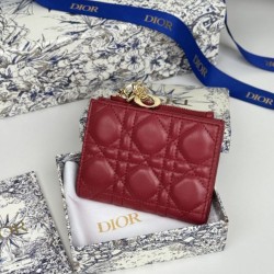 Cloni Portacarte Lady Dior con patta e l'iconica impuntura Cannage Rossa firmate