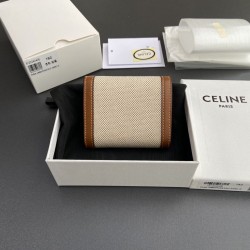Replica di lusso Alta gamma replica Portafoglio piccolo Celine con patta pelle di vitello con motivo Triomphe Marrone Imitazioni Cloni Alta gamma replica Portafoglio piccolo Celine con patta pelle di vitello con motivo Triomphe Marrone firmate