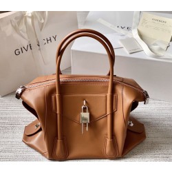 Borsa Givenchy Antigona media con chiusura morbida marrone