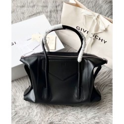 Borsa Givenchy Antigona media con chiusura morbida Nero