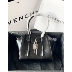 Borsa Givenchy Mini Antigona Lock 4g nera