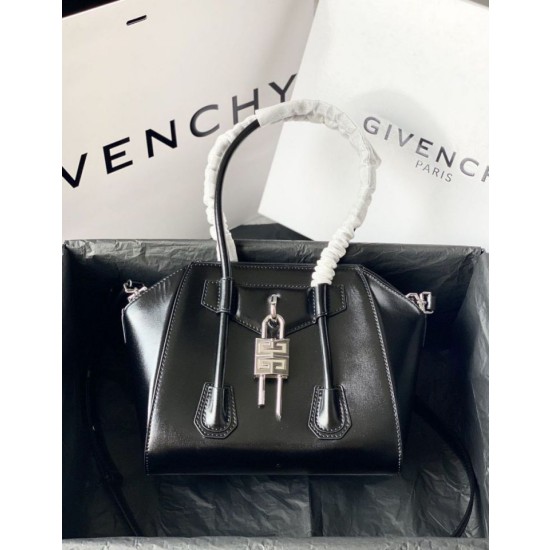 Borsa Givenchy Mini Antigona Lock 4g nera