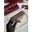 Pari all'originale replica di alta qualit&agrave; Portafoglio Gucci con cerniera interna GG 856562 Marrone