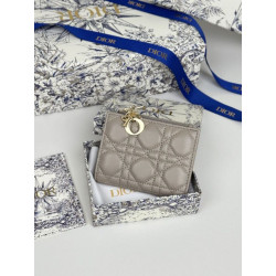 Qualità superiore replica Portacarte Lady Dior con patta e l'iconica impuntura Cannage Grigio