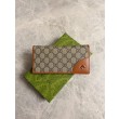 Portafoglio continentale Gucci con emblema GG 821802 marrone