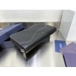 Pari all'originale replica Portafoglio lungo Dior Saddle con cerniera pelle di vitello martellata nera