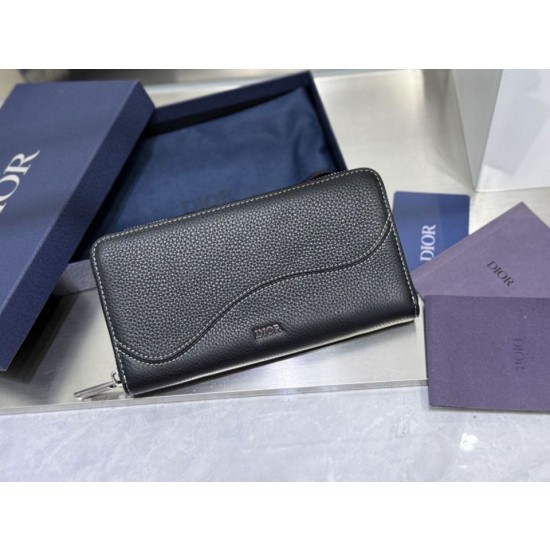 Pari all'originale replica Portafoglio lungo Dior Saddle con cerniera pelle di vitello martellata nera