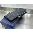 Portafoglio lungo verticale da uomo Dior con motivo a diamante CD