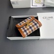Portafoglio piccolo Celine con patta pelle di vitello con motivo Triomphe