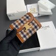 Portafoglio piccolo Celine con patta pelle di vitello con motivo Triomphe