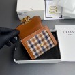 Portafoglio piccolo Celine con patta pelle di vitello con motivo Triomphe