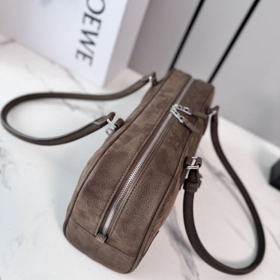 Replica di lusso Borse Imitazioni a tracolla Loewe Amazona 31 pelle nabuk granulata marrone Imitazioni Cloni Borse Imitazioni a tracolla Loewe Amazona 31 pelle nabuk granulata marrone firmate