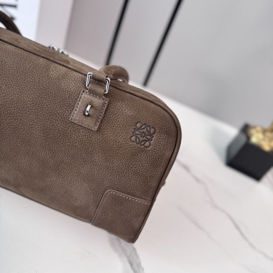 Replica di lusso Borse Imitazioni a tracolla Loewe Amazona 31 pelle nabuk granulata marrone Imitazioni Cloni Borse Imitazioni a tracolla Loewe Amazona 31 pelle nabuk granulata marrone firmate