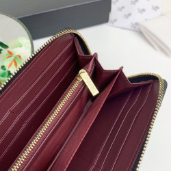 Portafoglio grande Chanel Caviar trapuntato con soffietto e cerniera nero 