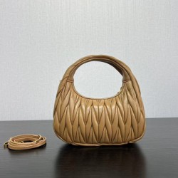 Bora Pari all'originale replica hobo mini/piccolo Miu Miu Wander Matelasse Marrone Bora Pari all'originale replica hobo mini/piccolo Miu Miu Wander Matelasse Marrone