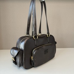 Replica di lusso Borse Imitazioni a tracolla Miu Miu Pocket con manico superiore Caffè Imitazioni Cloni Borse Imitazioni a tracolla Miu Miu Pocket con manico superiore Caffè firmate