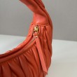 Borsa hobo mini/piccolo Miu Miu Wander Matelasse Arancia