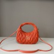 Borsa hobo mini/piccolo Miu Miu Wander Matelasse Arancia
