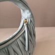 Borsa hobo mini/piccolo Miu Miu Wander Matelasse Blu