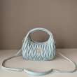 Borsa hobo mini/piccolo Miu Miu Wander Matelasse Blu