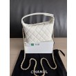 Borse hobo Chanel 25A Caviar Lunch Box Bianco
