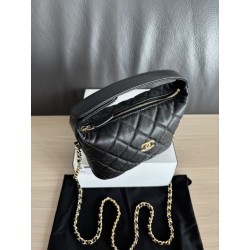 Borse hobo Chanel 25A Caviar Lunch Box Nero