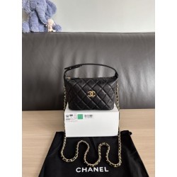 Borse hobo Chanel 25A Caviar Lunch Box Nero