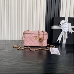 Cloni Beauty case piccolo Chanel con tracolla a catena Ap3940 Rosa firmate