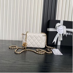 Replica di lusso Beauty case piccolo Chanel con tracolla a catena Ap3940 Bianco Imitazioni Cloni Beauty case piccolo Chanel con tracolla a catena Ap3940 Bianco firmate