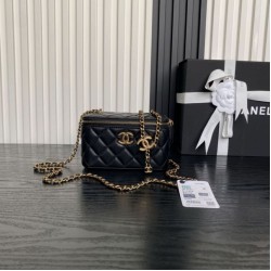 Cloni Beauty case piccolo Chanel con tracolla a catena Ap3940 Nero firmate