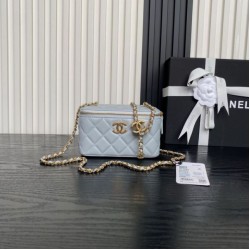 Cloni Beauty case piccolo Chanel con tracolla a catena Ap3940 Blu firmate
