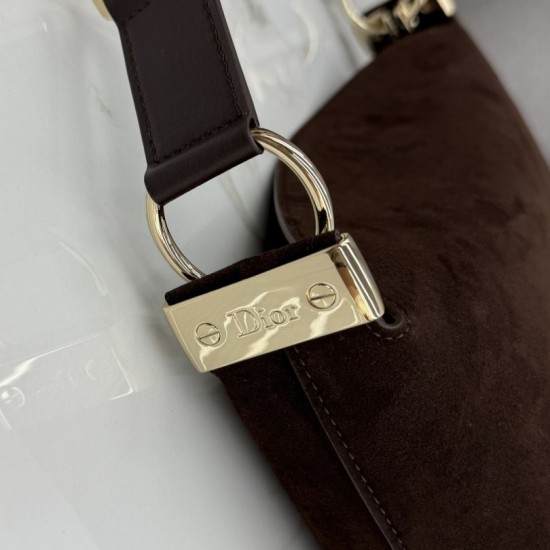 Replica di lusso Borsa a tracolla Media Dior Diorly pelle scamosciata cioccolato Imitazioni Cloni Borsa a tracolla Media Dior Diorly pelle scamosciata cioccolato firmate