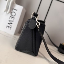 Replica di lusso Borsa Piccola Loewe Panta Puzzle nera Imitazioni Cloni Borsa Piccola Loewe Panta Puzzle nera firmate