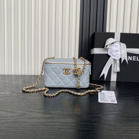 Beauty case piccolo Chanel con tracolla a catena Ap3940 Blu