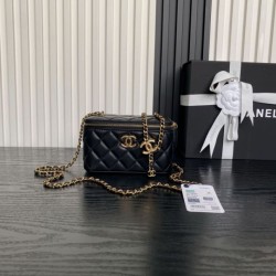 Beauty case piccolo Chanel con tracolla a catena Ap3940 Nero