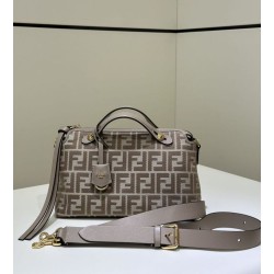 Borsa a mano media Fendi By The Way morbida marrone