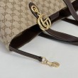 Borse tote media Gucci 855279 GG Marmont Marrone