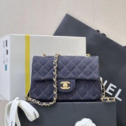 Cloni Borsa a tracolla Chanel mini flap denim trapuntato A69900 blu firmate