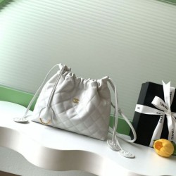 Cloni Borsa a secchiello trapuntata con coulisse Chanel AS5227 bianco firmate