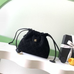 Cloni Borsa a secchiello/hobo Chanel trapuntata con coulisse scamosciata AS5227 Nero firmate